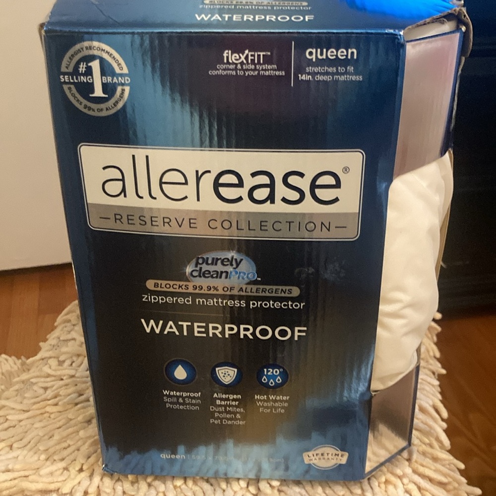 🌸NWT🌺AllerEase Waterproof  Queen Zippered Mattress Protector. NIB-open box